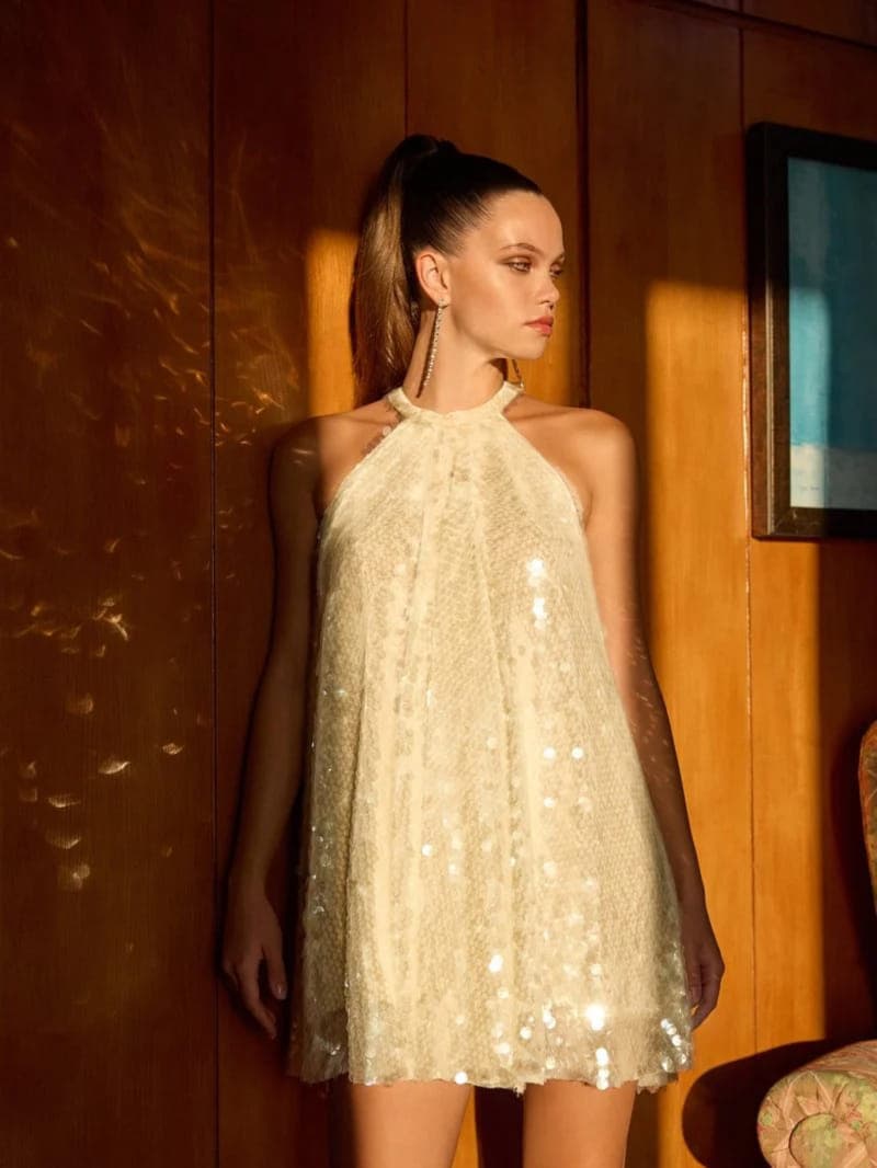 Chic Dresses for Summer Nights - image