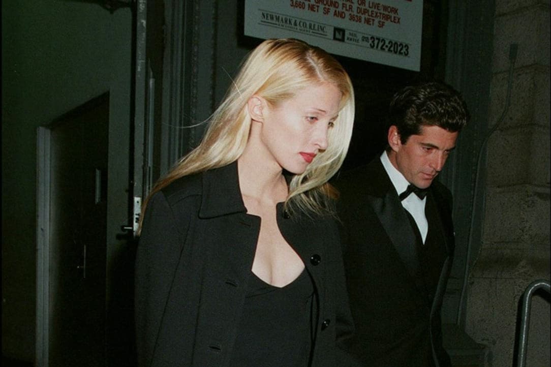 Carolyn Bessette-Kennedy’s Timeless Style - image