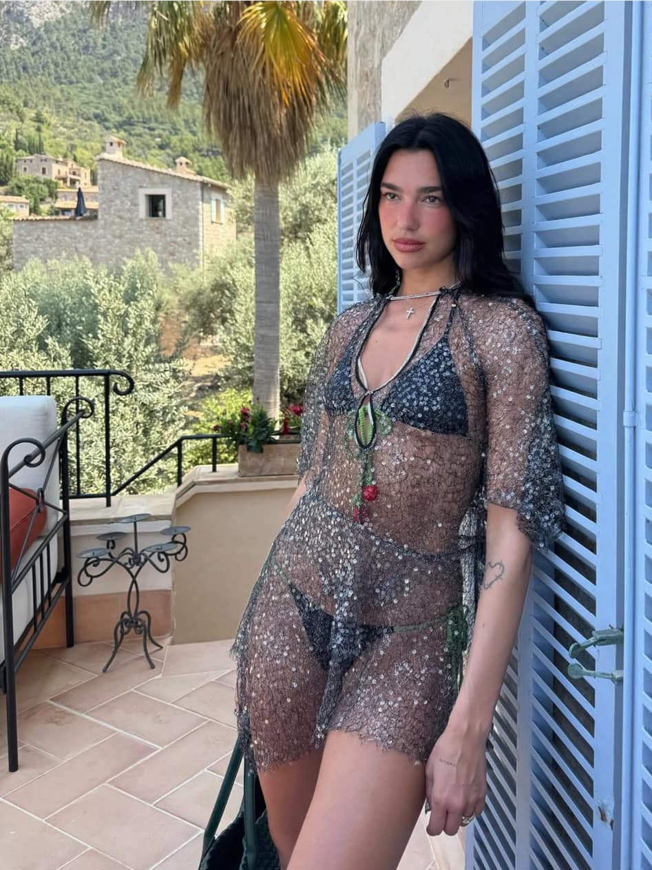 Celebrity Vacation Outfits in 2025