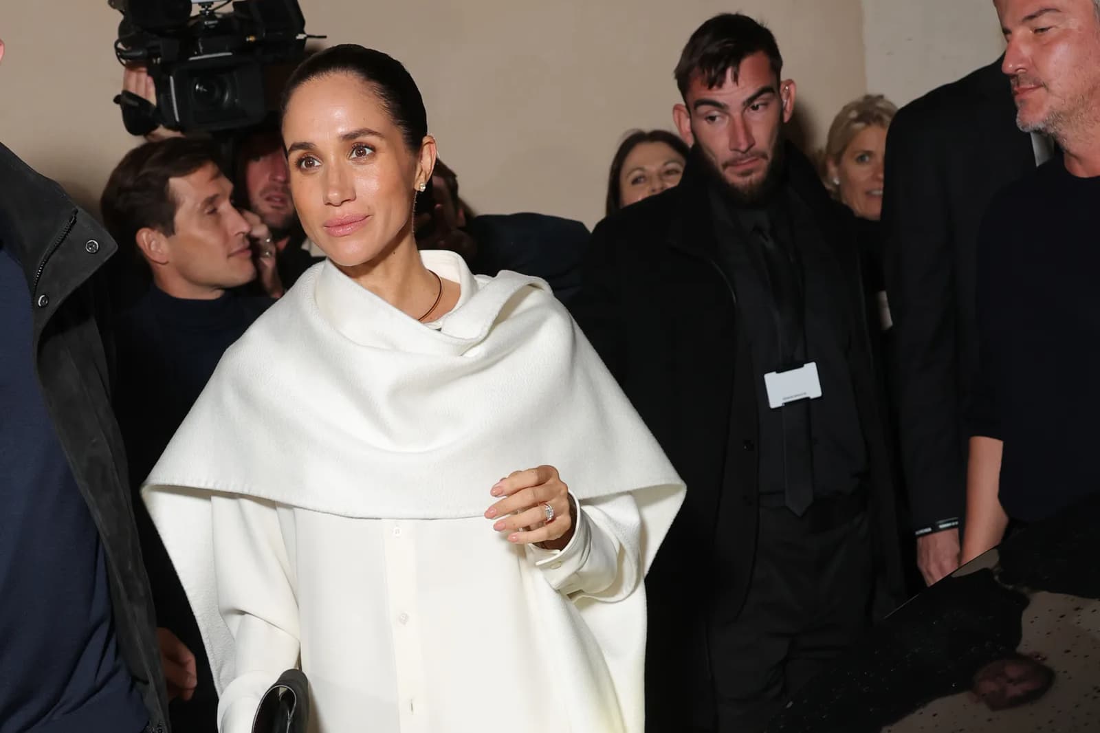 The Meghan Markle Effect: The Cape Coat Trend Is Back for Fall 2025 - image
